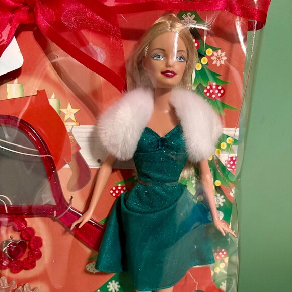 Vtg 2005 Barbie Doll Happy Holiday Wishes Gift Set Christmas Mattel NRFB G8540 - Picture 2 of 7